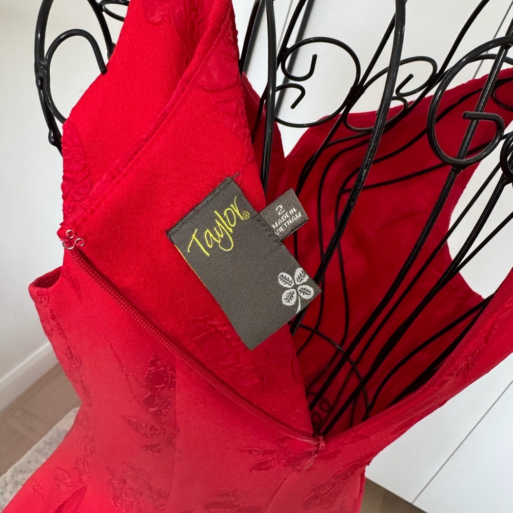 Taylor Red Sleeveless Dress